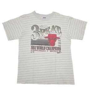 Vintage 90s Chicago Bulls 3 Peat Shirt XL Trench NBA Champs Glitter Striped